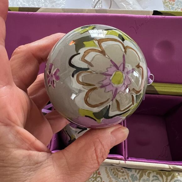 Lot of 3 Vera Bradley hand painted floral glass Christmas tree ornaments retired - Picture 4 of 9